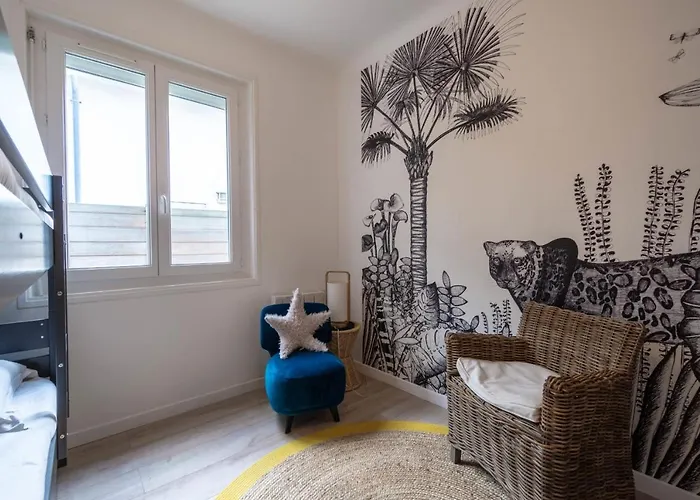 Cocoon Keyweek House With Lovely Patio In Center