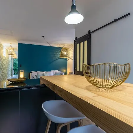 Дом отдыха Cocoon Keyweek House With Lovely Patio In Center Биарриц