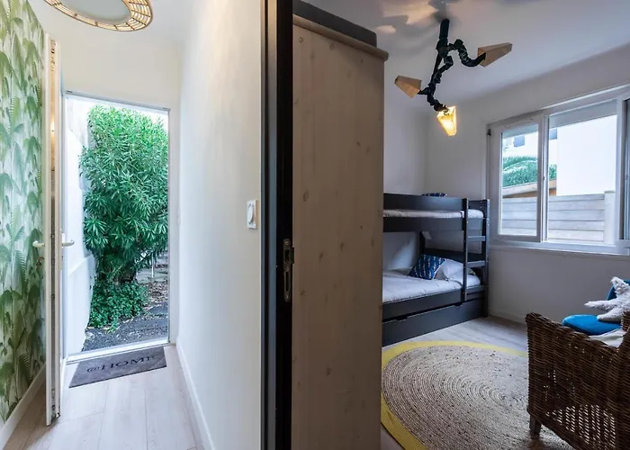 Cocoon Keyweek House With Lovely Patio In Center 度假居